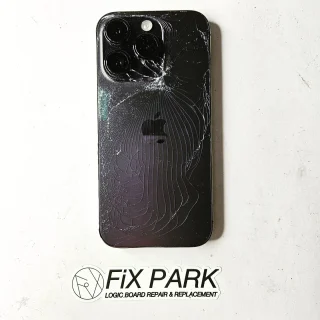 iPhoneの背面ガラス割れに注意！放置による不具合と修理方法【天