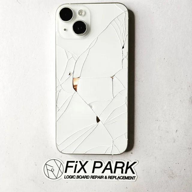 iPhoneの背面ガラス（バックガラス）修理が安い！！ | FiX PARK