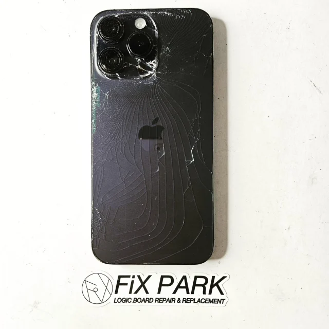 iPhoneの背面ガラス（バックガラス）修理が安い！！ | FiX PARK