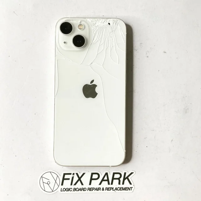 iPhone 本体 背面ひび割れあり バッキバキでも綺麗に! iPhone 14 Pro Max 背面ガラス割れ修理