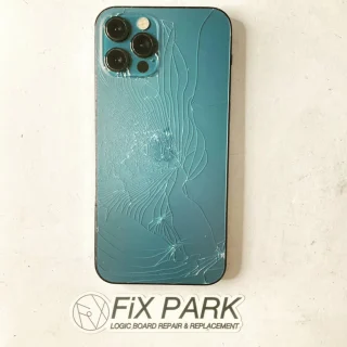iPhoneの背面ガラス（バックガラス）修理が安い！！ | FiX PARK