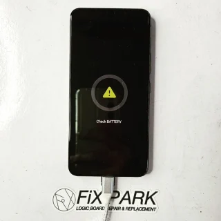 iPhone12 背面割れ　液晶画面キズあり　SIMフリー　初期化済み iPhone12 背面割れ 液晶画面キズあり SIMフリー 初期化済み