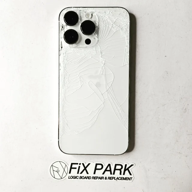 iPhoneの背面ガラス（バックガラス）修理が安い！！ | FiX PARK