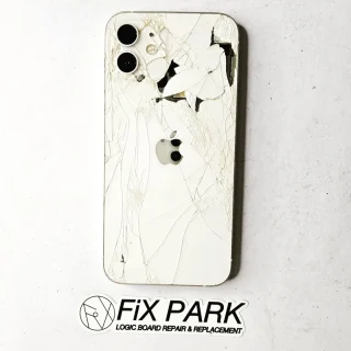 iPhoneの背面ガラス（バックガラス）修理が安い！！ | FiX PARK
