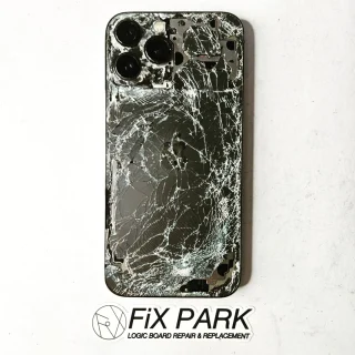 iPhoneの背面ガラス（バックガラス）修理が安い！！ | FiX PARK