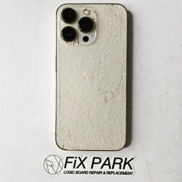 iPhoneの背面ガラス（バックガラス）修理が安い！！ | FiX PARK